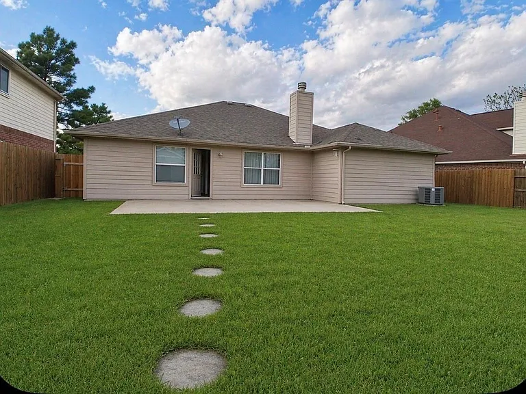 18107 Glen Cypress Ct — Photo 10