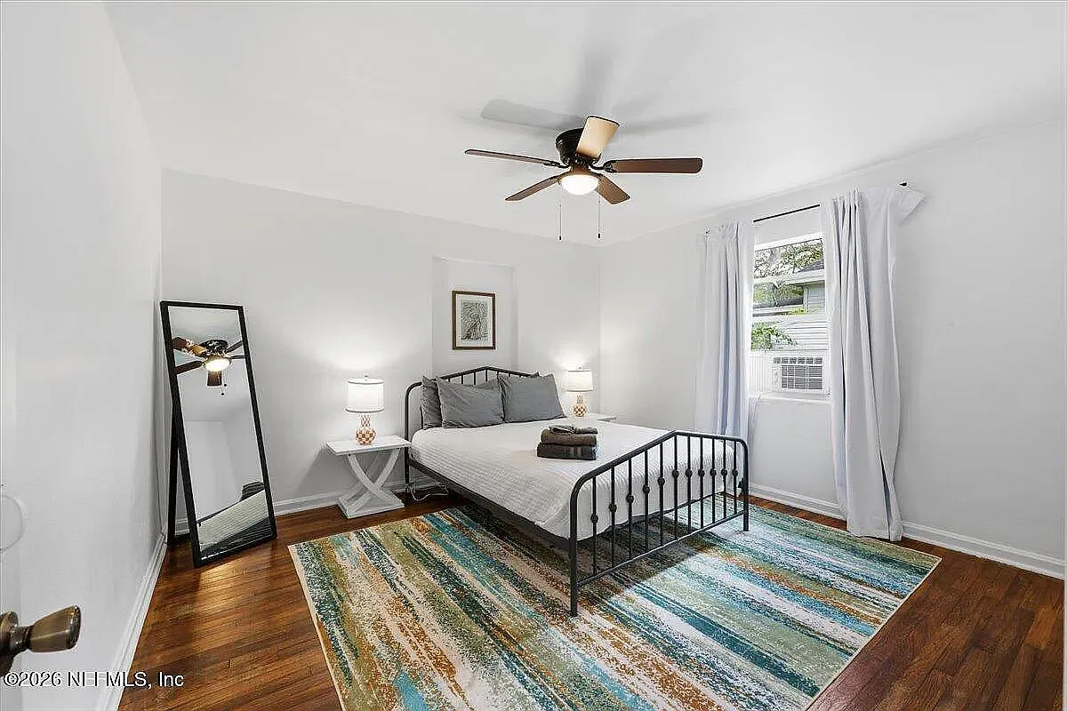 2 bed, 800 sqft, $1,300 — Photo 4