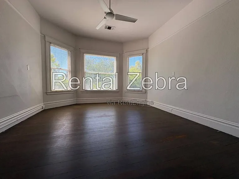 362 W 22nd St #362 — Photo 5