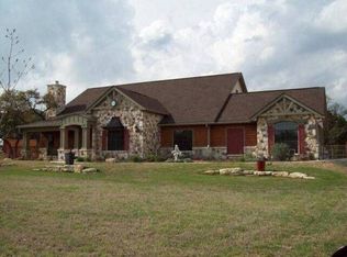 143 Royal Oaks Rd, Kerrville, TX 78028