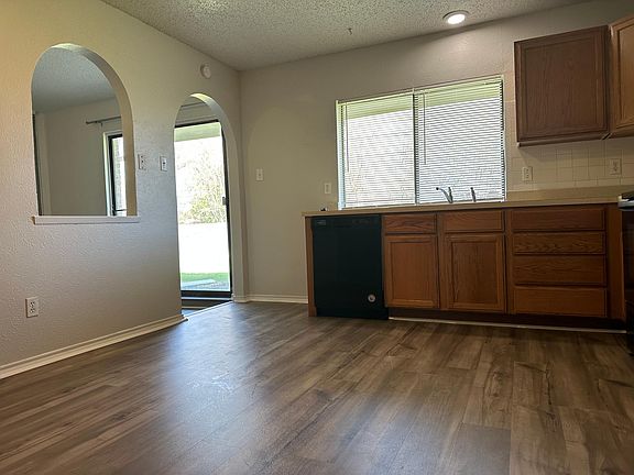 3rd image of 2809 Churchill Way