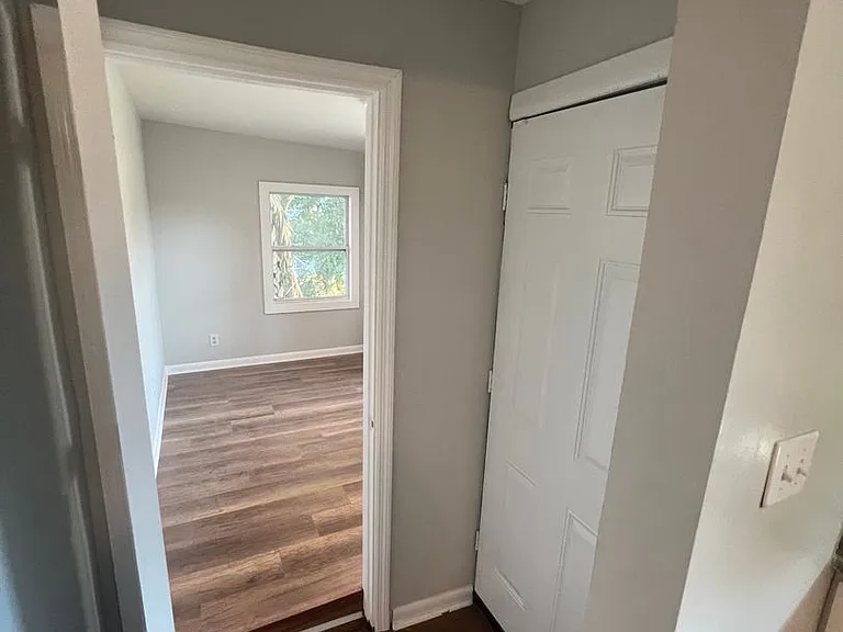 405 E Duffy St — Photo 16