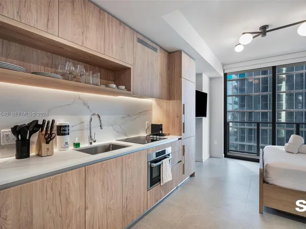 11 NE 6th St #2206, Miami, FL 33132