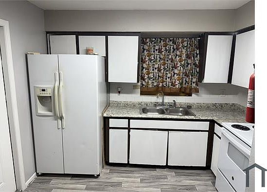 3rd image of 3202 N 49th St APT B