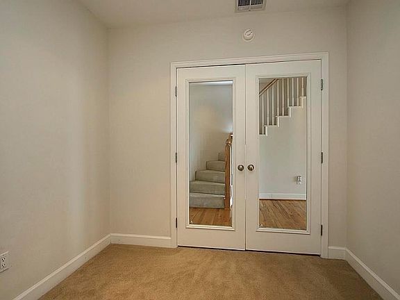 5th image of 2520 Robinhood St APT 811