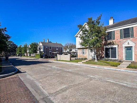 5th image of 2810 Grants Lake Blvd