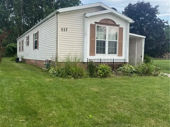 117 Caesars Cir, Amherst, OH 44001