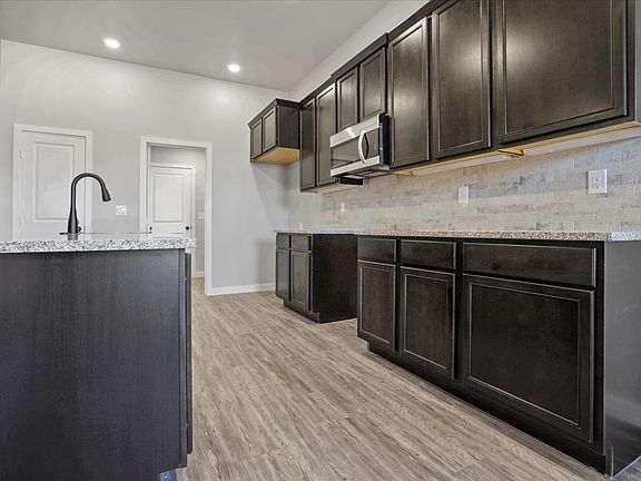 5th image of 3317 Winfield Ave