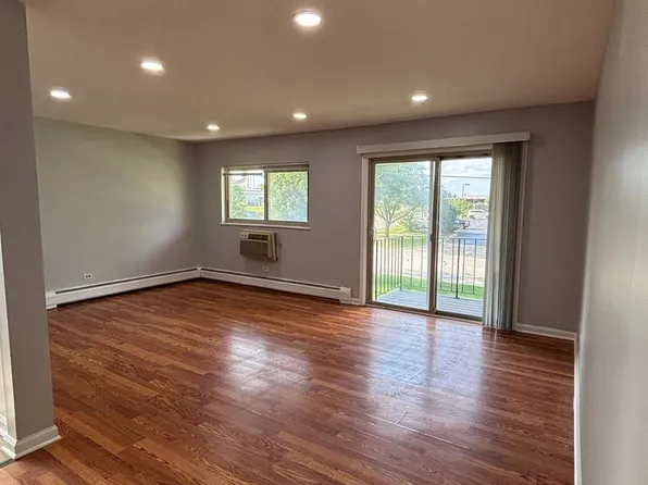 659 E Fullerton Ave APT 210, Glendale Heights, IL 60139