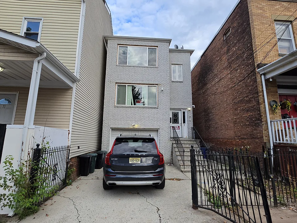 9 N 7th St #1