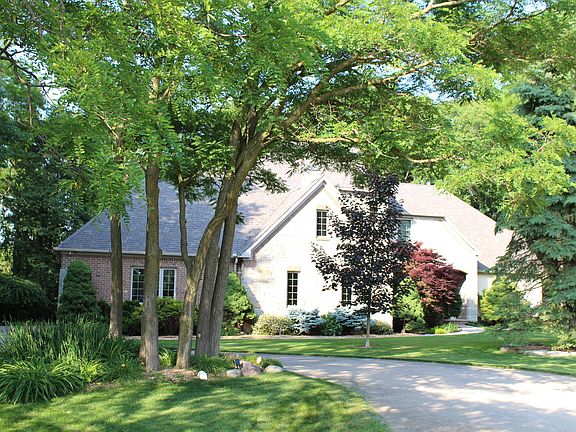 2nd image of 60 Timber Ridge Ct