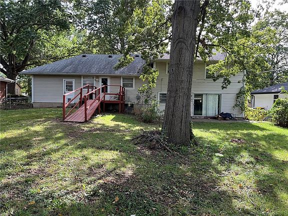 4th image of 8308 E 105th St