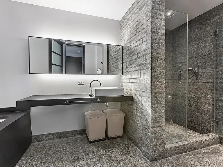 20 Pine St #2105 — Photo 3