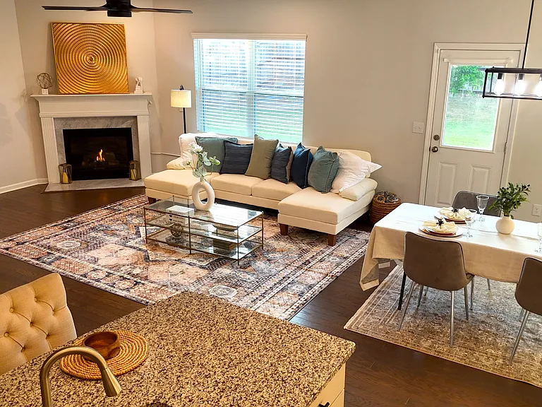 828 Royal Red Ct — Photo 20