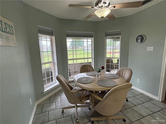 4th image of 315 Diana Dr