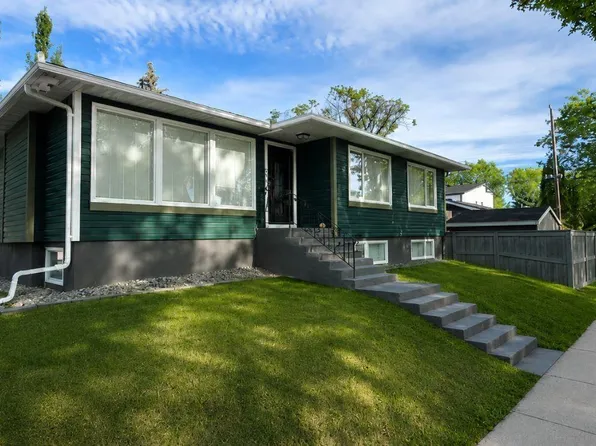 6704 93rd St NW, Edmonton, AB T6E 3B4