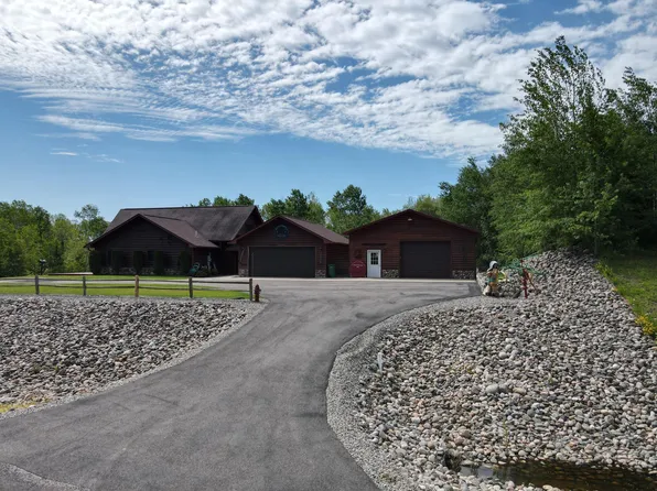 240 E Deering Ave, Nashwauk, MN 55769