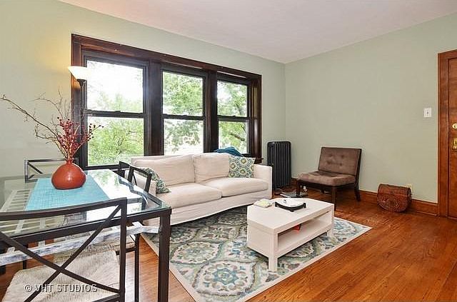 LIVING AND DINNING ROOM