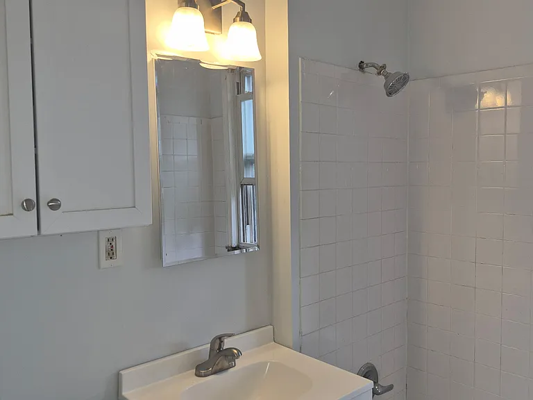 111 Caya Ave #2 — Photo 10