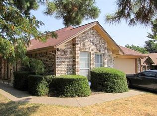 7437 Little Rock Ln, Fort Worth, TX 76120