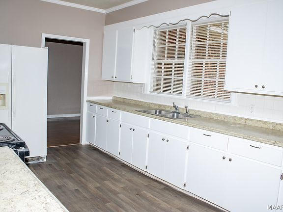 2nd image of 1518 Winona Ave