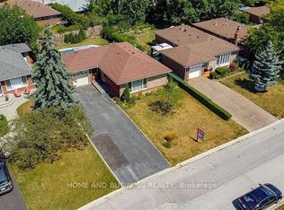 22 Duncannon Cres, Brampton, ON L6T3G1