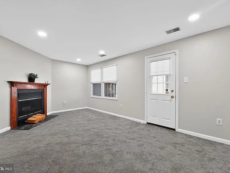 708 Suffield Dr — Photo 15