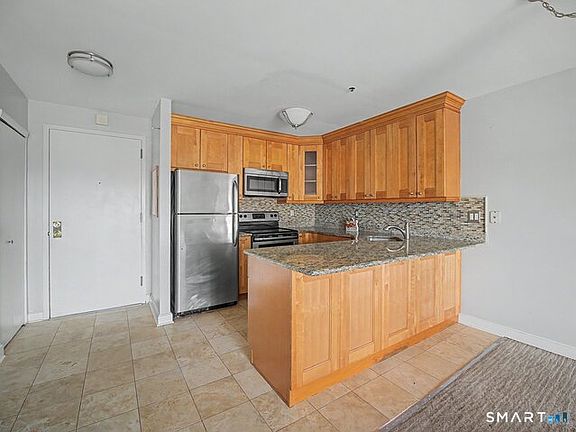4th image of 104 North St APT 604