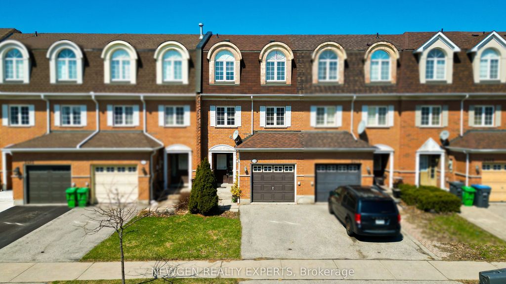 Apartment in Mississauga, Churchill Meadows