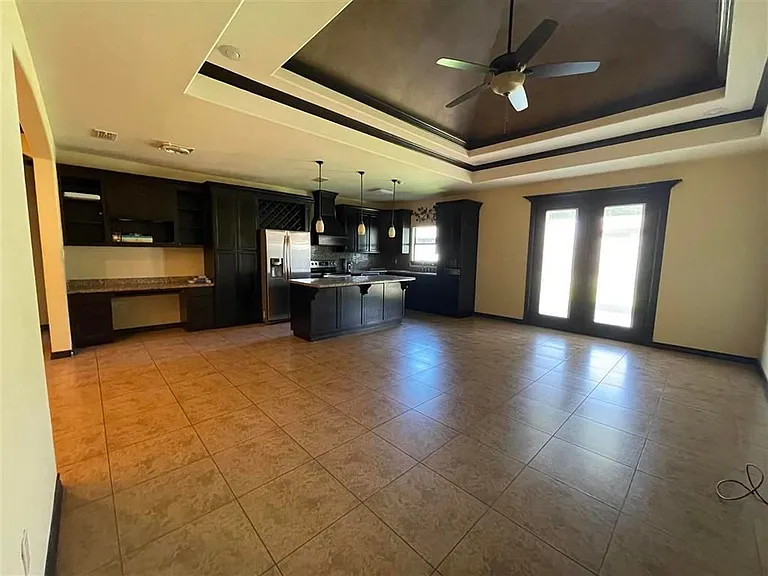 3122 Rosco Dr — Photo 2