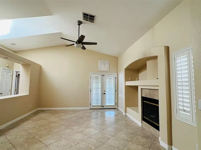 3376 Mallard Nest St — Photo 2