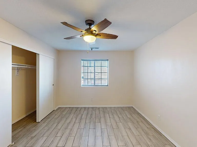 Sleek, Contemporary Efficiency - Live El Campo on Route 66! — Photo 19