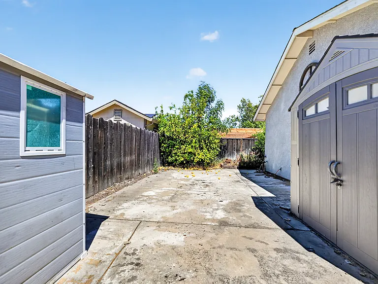 488 Jensen St — Photo 28