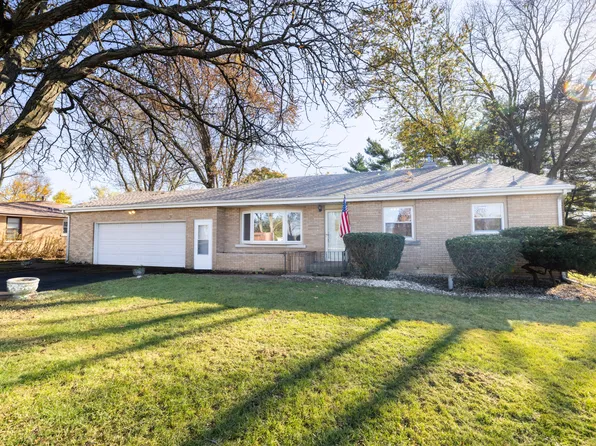 1160 W Tower Rd, Kankakee, IL 60901