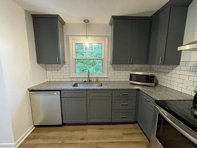 2032 Baird Rd — Photo 2