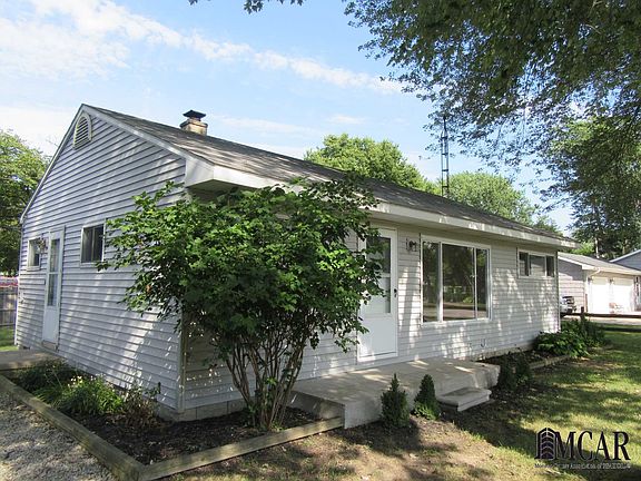 3rd image of 3259 Lakeshore Dr