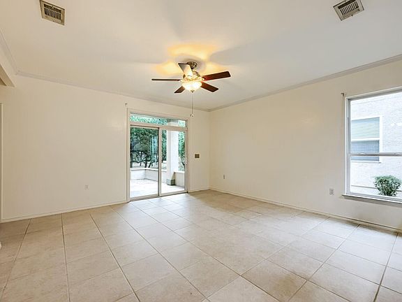 5th image of 532 Farm Hill Dr