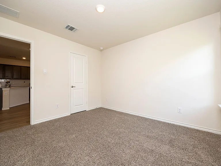 1205 Colonial Bluff Ln — Photo 17