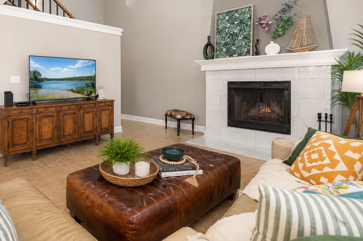 2 bed, 2.5 bath, 1700 sqft, $3,300 — Photo 3