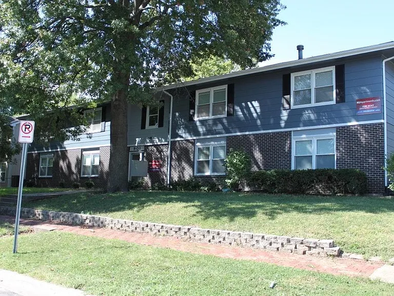 901 Illinois St — Photo 10