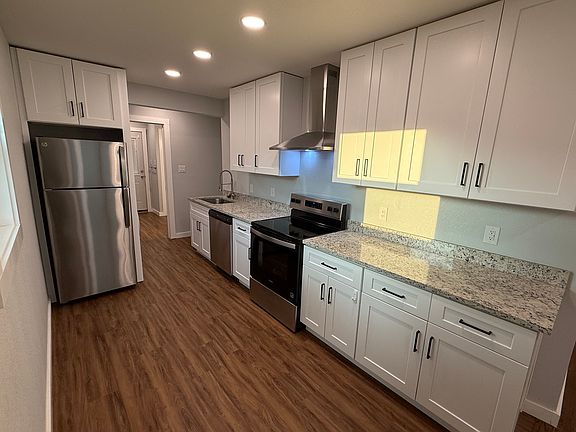 5th image of 4904 El Campo Ave #2
