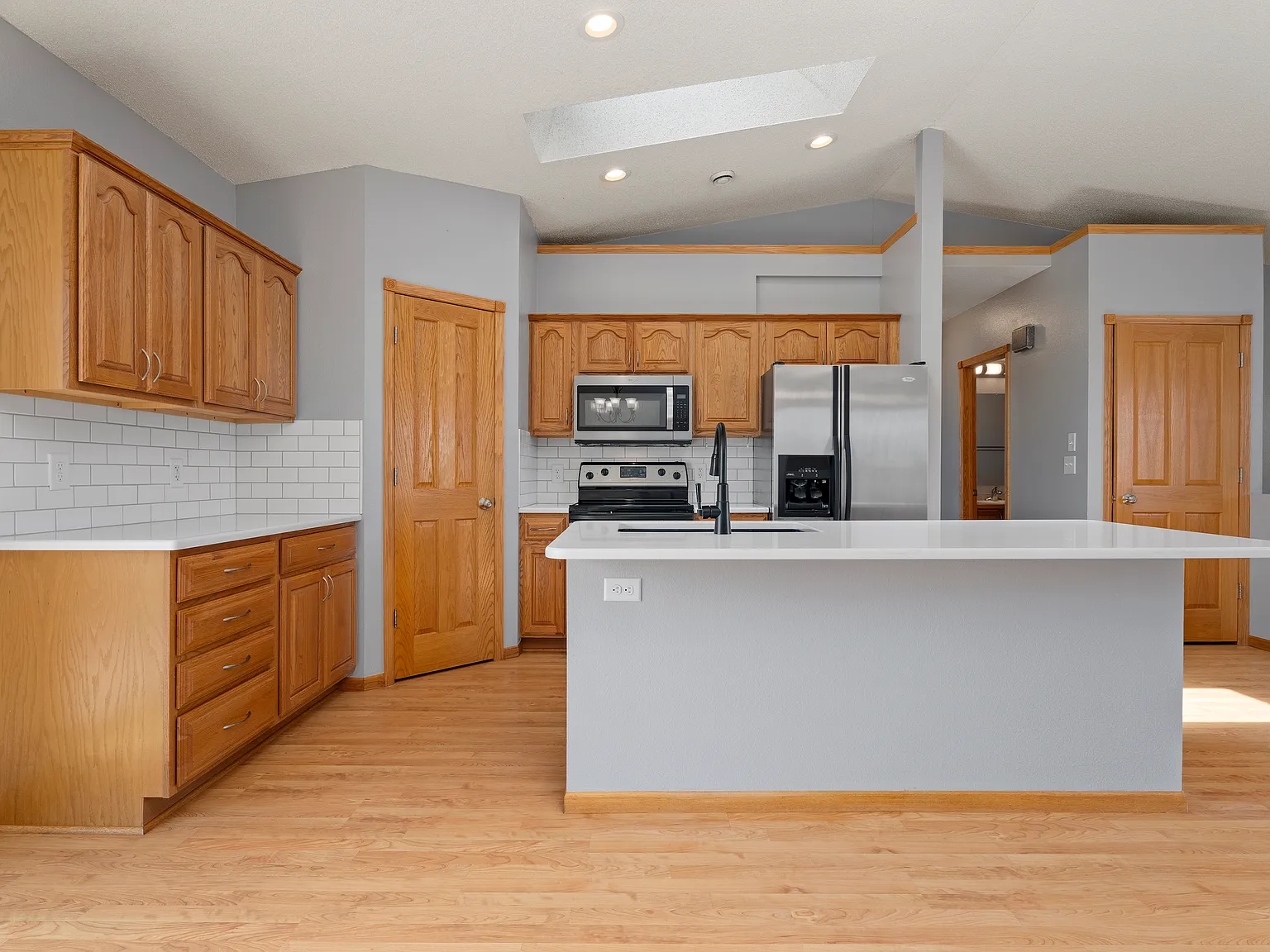 4 bed, 1170 sqft, $2,900 — Photo 2