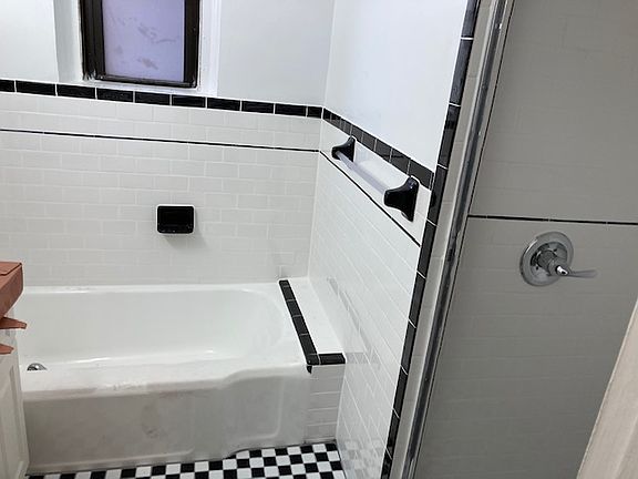 4th image of 64-33 99th St #2B