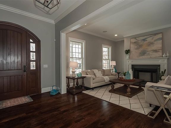2nd image of 29 Heather Hill Ln