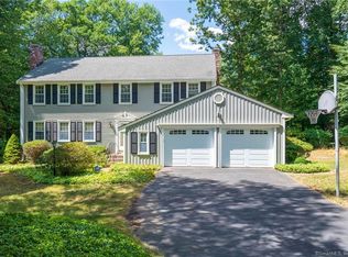 214 Hollister Dr, Avon, CT 06001