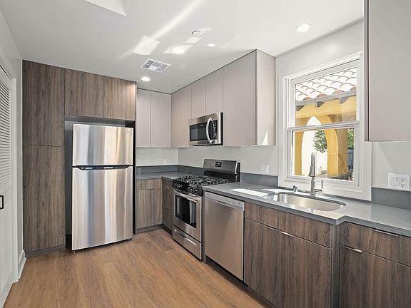 4th image of 840 N Fair Oaks Ave #106