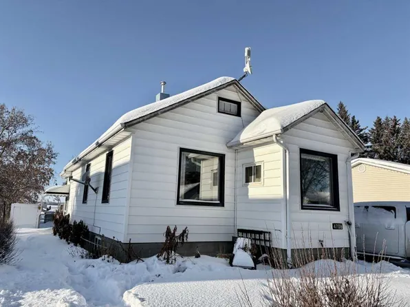 4708 E 50th St, Myrnam, AB T0B 3K0