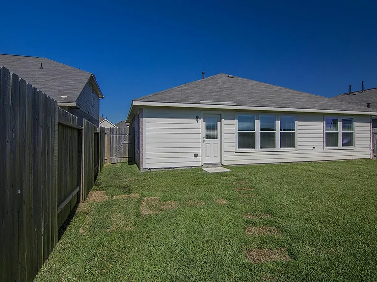 18 Leisure Shore Ct — Photo 9
