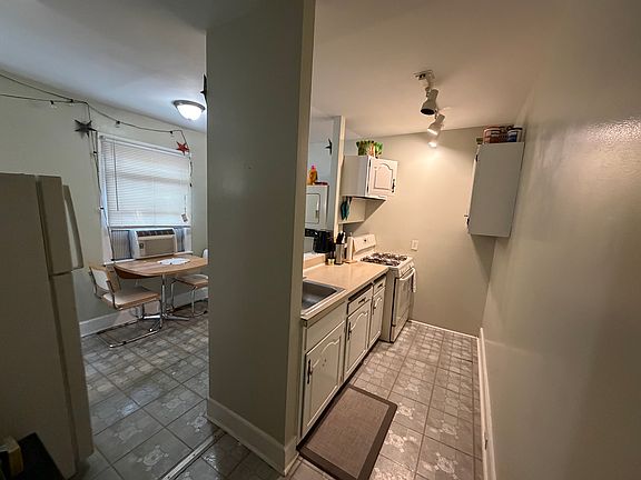 5th image of 44 Parkin St