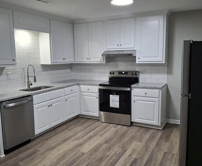 1700 Fletcher Dr #B — Photo 3